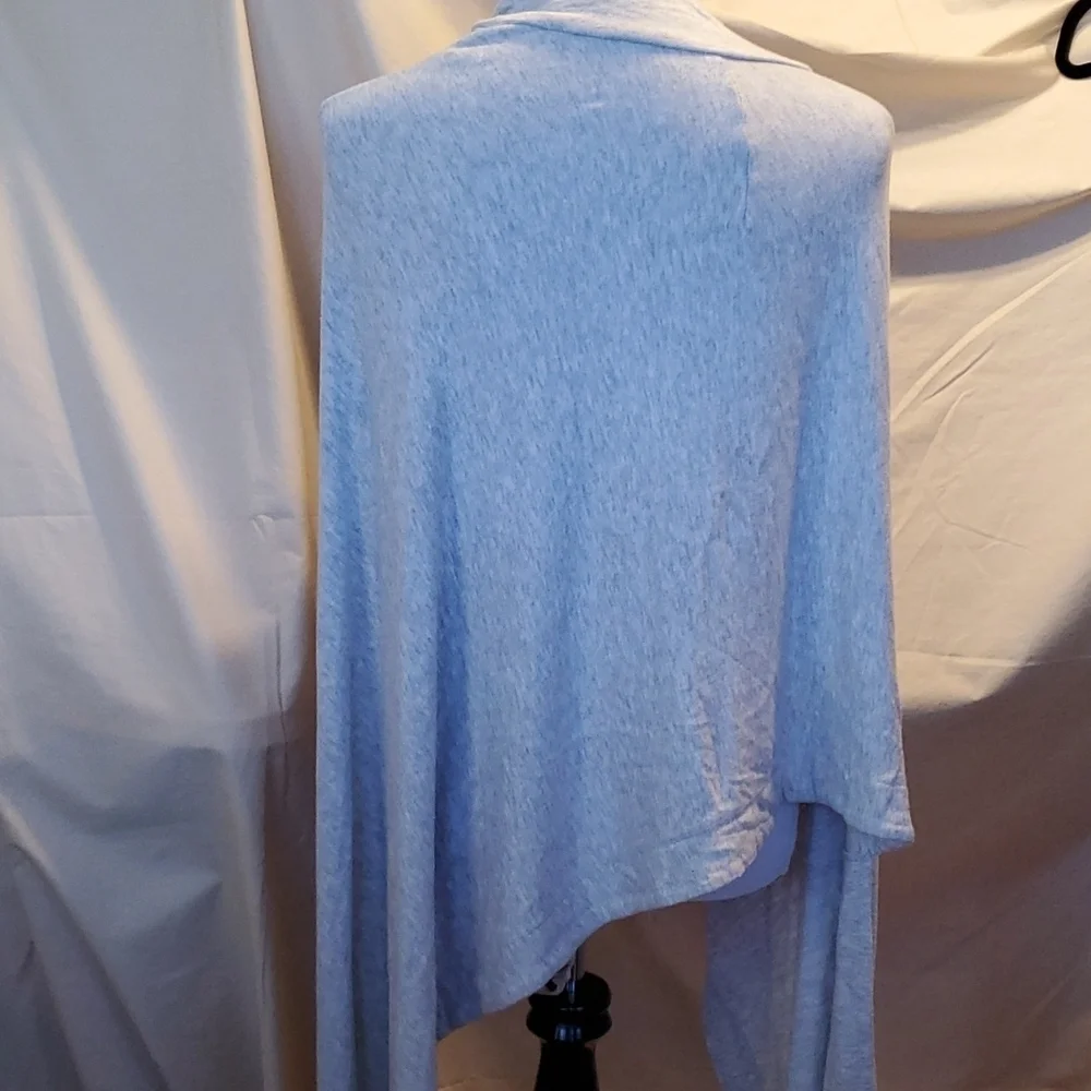 Lou & Grey Poncho SZ SM - Picture 3 of 3